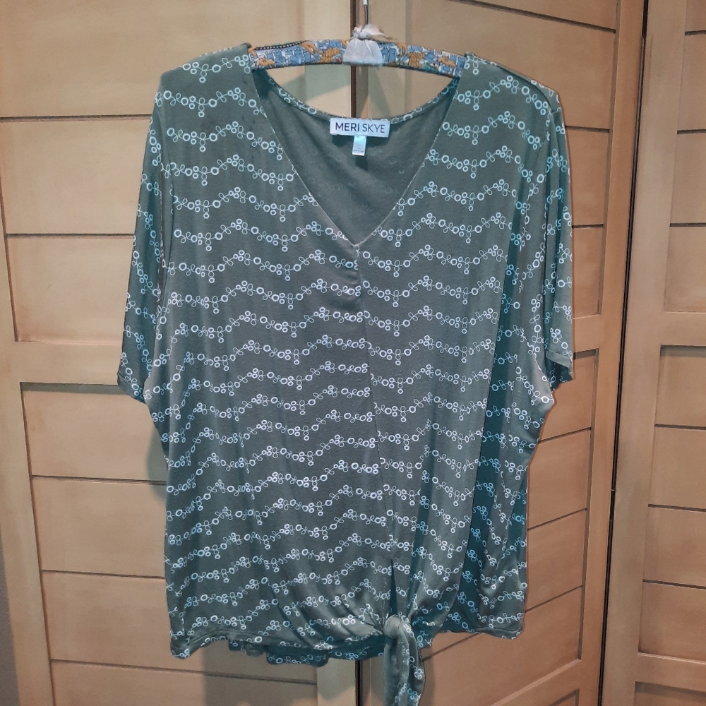 Meri Skye tee